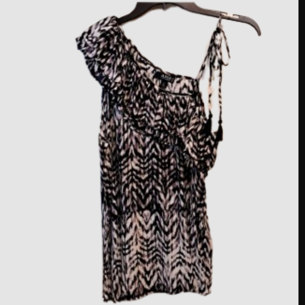 NWOT One-Shoulder Top